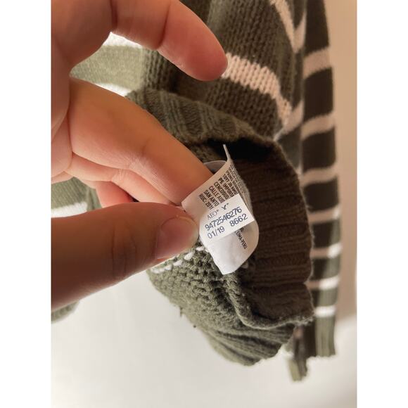 American Eagle Cropped Oversized Knit Sweater V-neck Striped Size Large - Picture 5 of 5